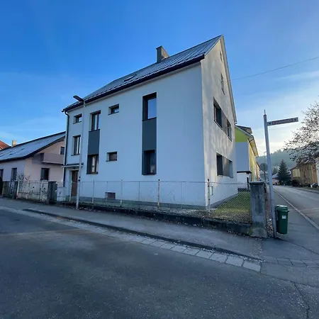 Kubin アパート ドルニー・クビーン