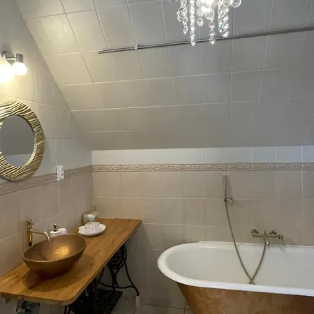Kubin Apartment *